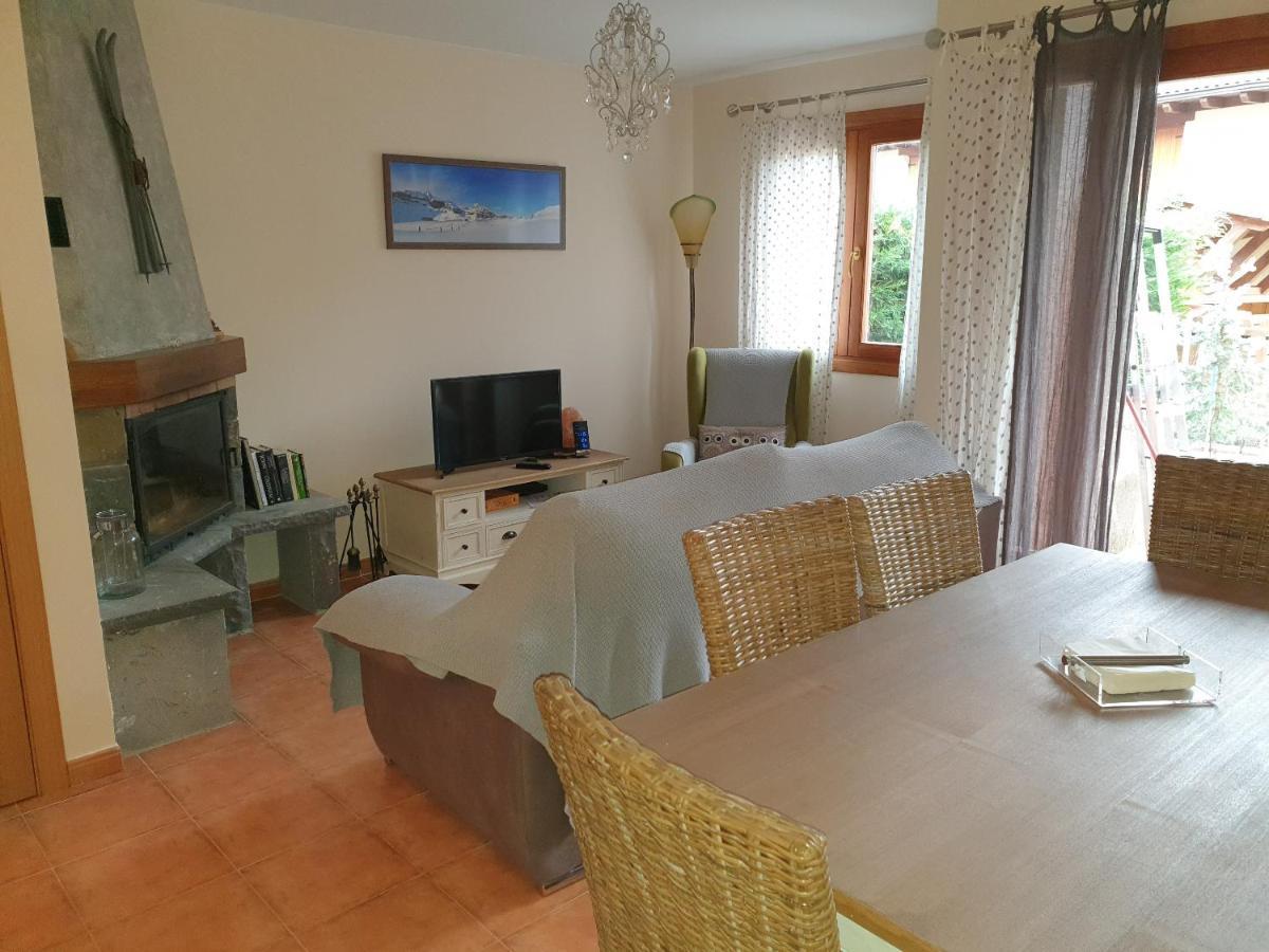 Pico Almanzor Villa Villanúa Dış mekan fotoğraf